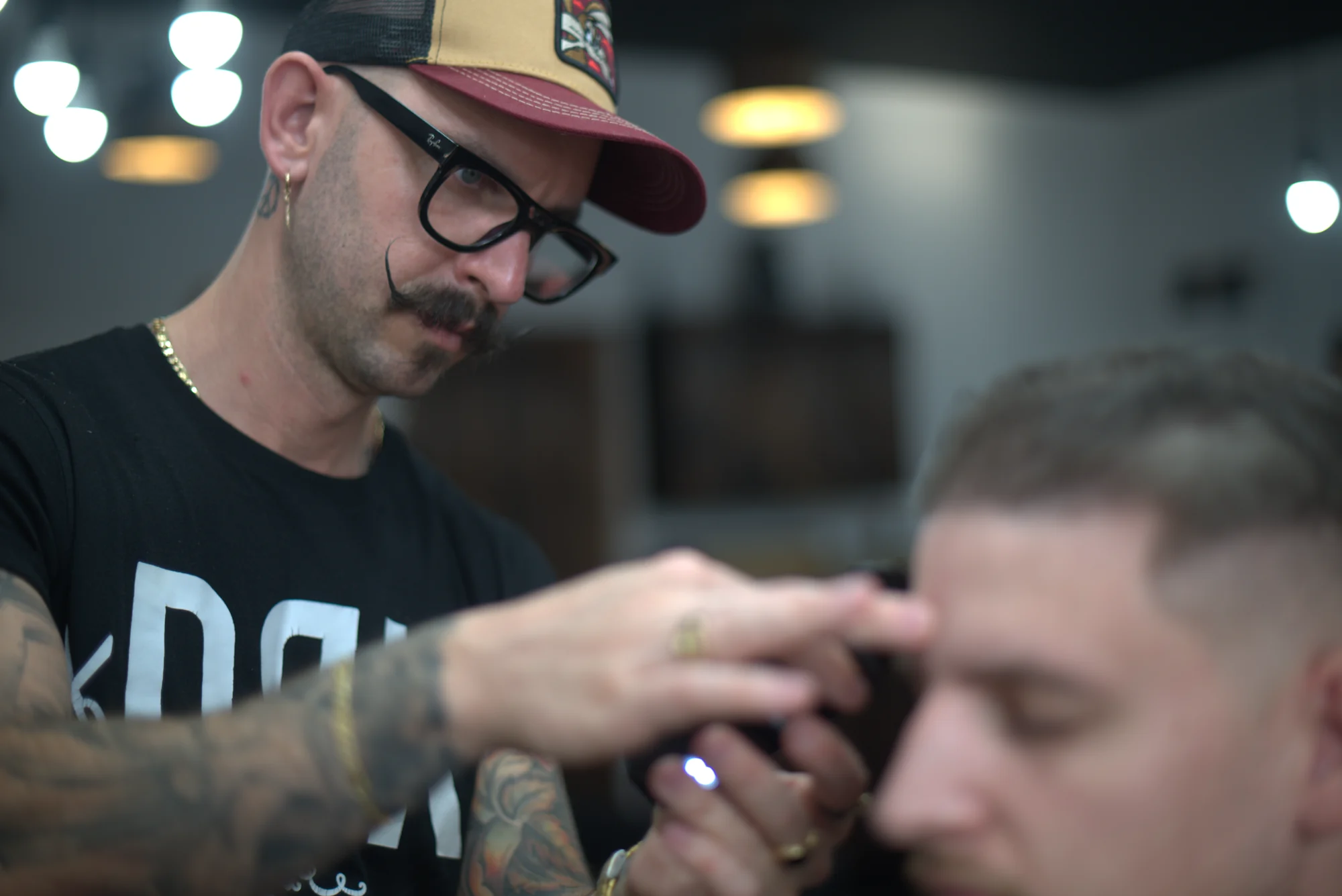 Pillanat a Geronimo’s Barber Shopból