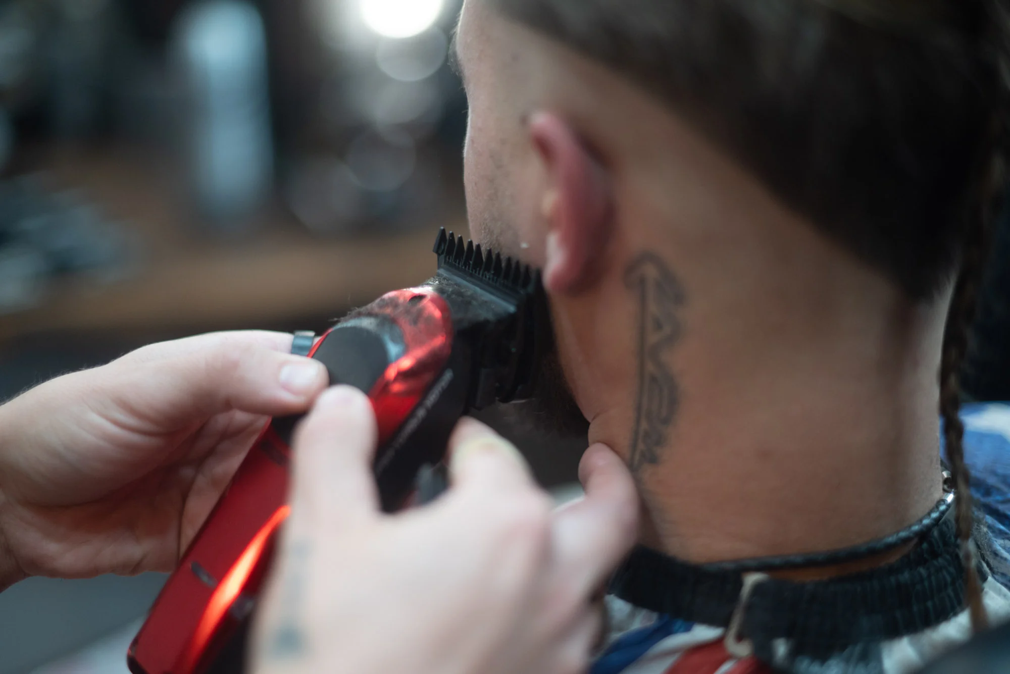 Pillanat a Geronimo’s Barber Shopból